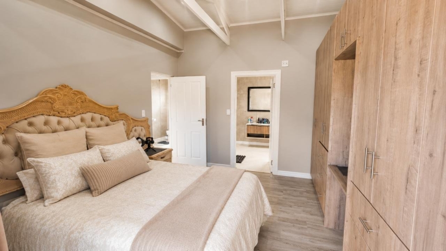 2 Bedroom Property for Sale in Sandhoogte Western Cape